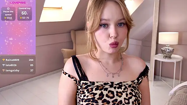 ElaraVance stripchat live cam model