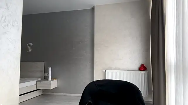 SoloFury stripchat live cam model