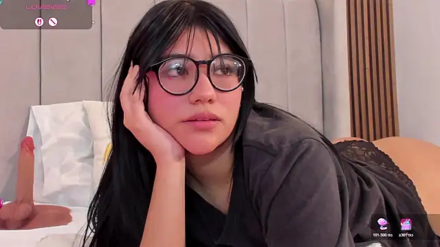 MILLYEVANS1 stripchat live cam model