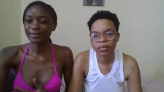 Soft_Hennessy stripchat live cam model