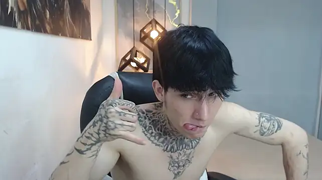 Cry_thereal stripchat live cam model