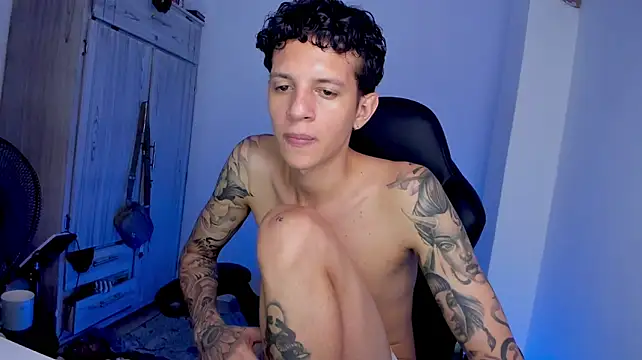 tylerrnova stripchat live cam model