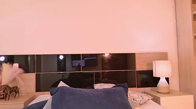 KendallReeds stripchat live cam model