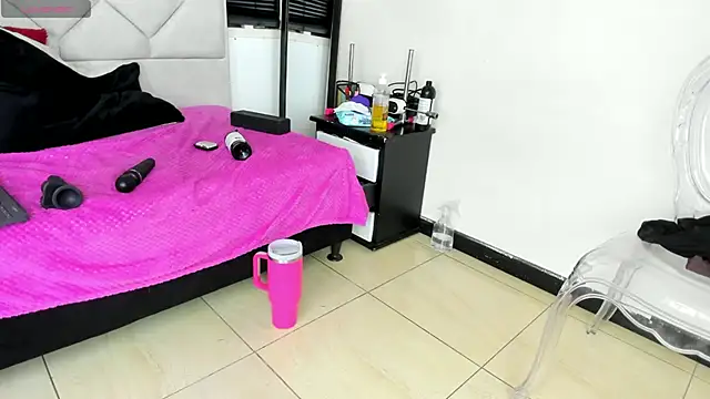 azul_moonn stripchat live cam model