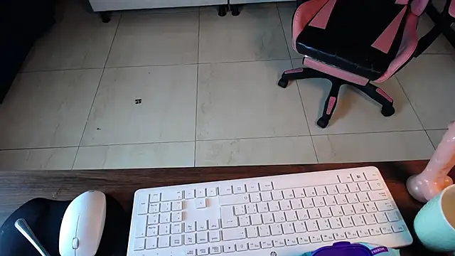 VekyCherry stripchat live cam model