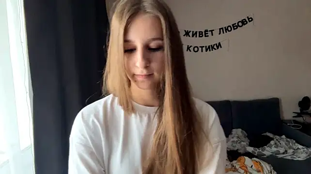 SkinnyForint stripchat live cam model