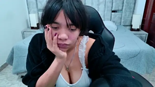laureentt_ stripchat live cam model