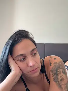 LaPetiteKim stripchat live cam model