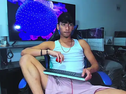 Lyam_Russo stripchat live cam model