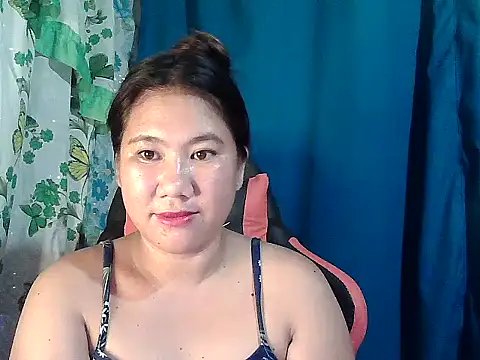 Islandbabe22 stripchat live cam model