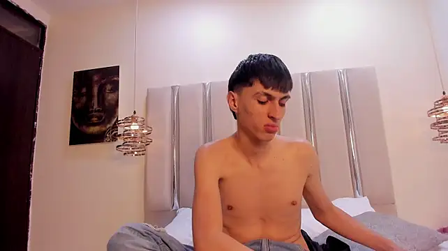 LeoDrake_ stripchat live cam model