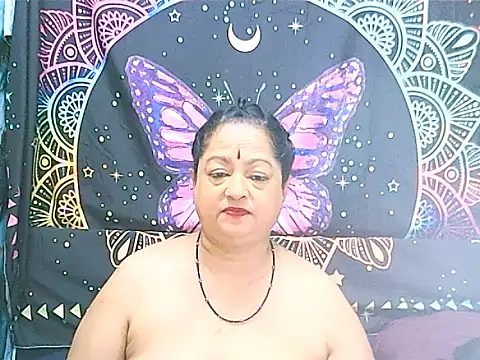 matureindian stripchat live cam model