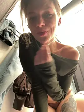 ValenciaShock stripchat live cam model