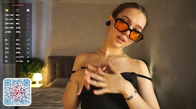 PearleKalmen stripchat live cam model