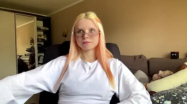 EdwinaDespres stripchat live cam model