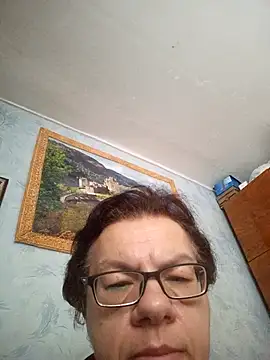 Olena72531 stripchat live cam model
