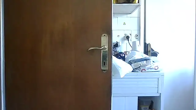 mariusica1@xh stripchat live cam model
