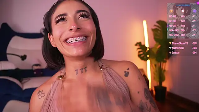AnnieCouperr stripchat live cam model