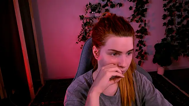 AliceCUNTach stripchat live cam model