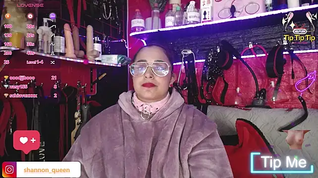 shannon_queen- stripchat live cam model