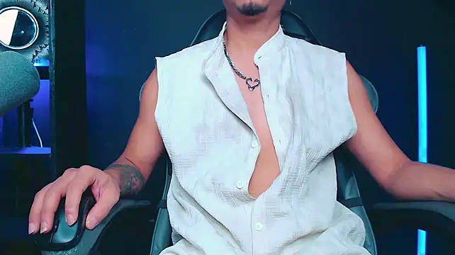 ALPHA_LATINO stripchat live cam model