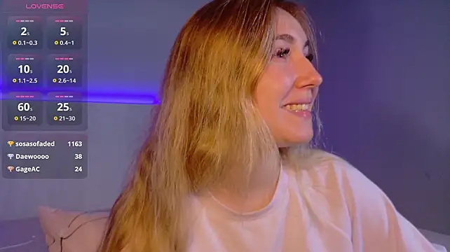 LunaXBaddie stripchat live cam model