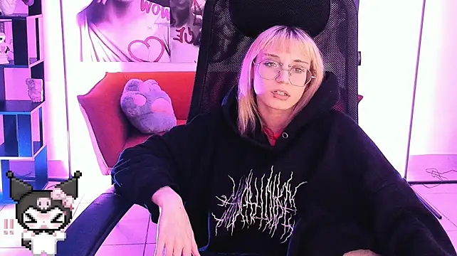 ReminaMeow stripchat live cam model