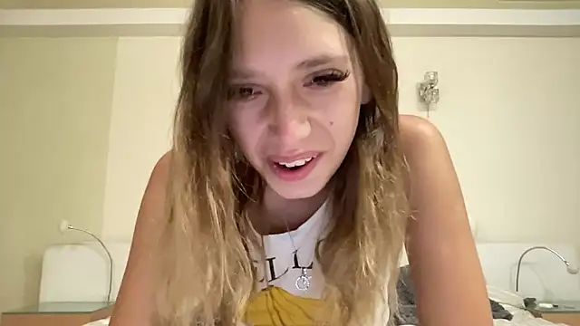 CapriceBaby stripchat live cam model