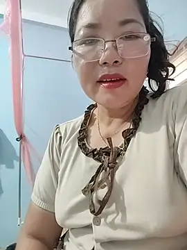 -Titihan- stripchat live cam model