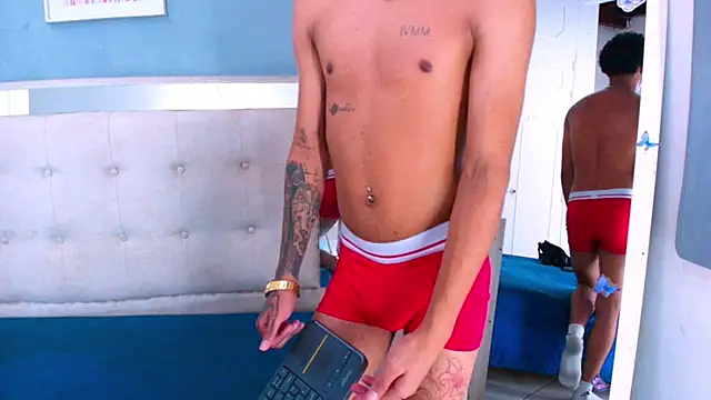_Thiago12 stripchat live cam model