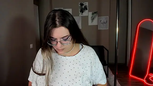 MiraTorson stripchat live cam model