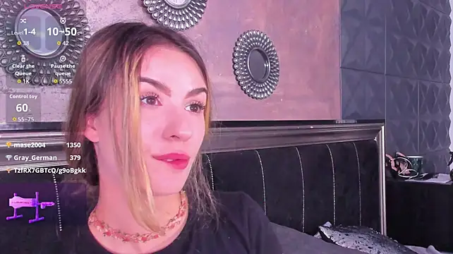 lauryncooper stripchat live cam model