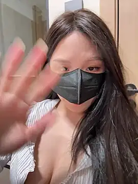 Lakuku_xx stripchat live cam model