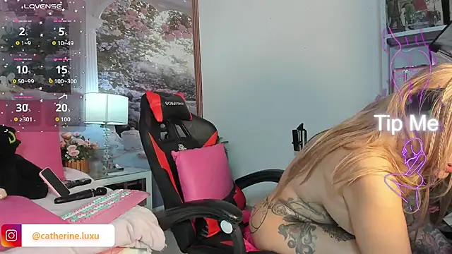 LaylaWatsson stripchat live cam model