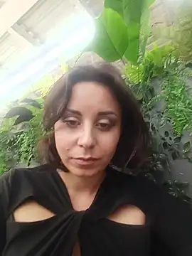 MichelleWoood stripchat live cam model