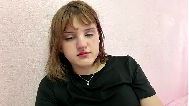 pinedell stripchat live cam model