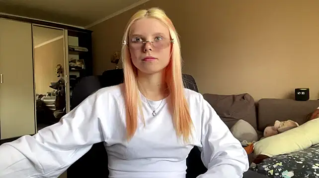 EdwinaDespres stripchat live cam model