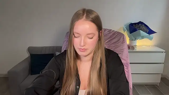 EvaMaddison stripchat live cam model