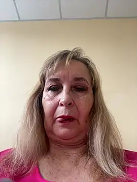 Irina2909@xh stripchat live cam model