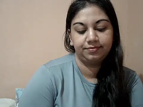 bellachow10 stripchat live cam model