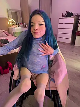 MiniSophiaa stripchat live cam model