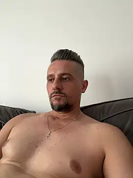 InsaneMattt stripchat live cam model
