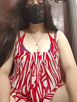 Saanvi-Sen stripchat live cam model