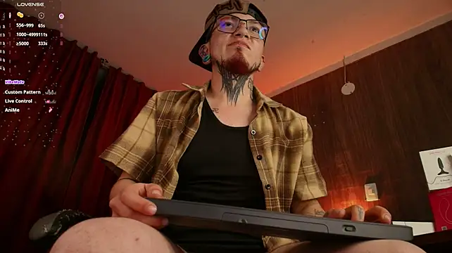 tyler_jones_ stripchat live cam model