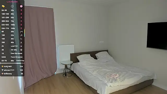 CherrylHolme stripchat live cam model
