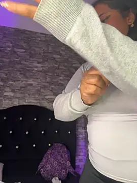 Nahomy-fire stripchat live cam model