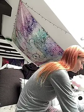 LeylaSquirtyBirty stripchat live cam model