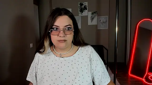 MiraTorson stripchat live cam model