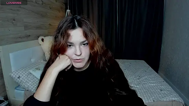 LeyaaStarr stripchat live cam model