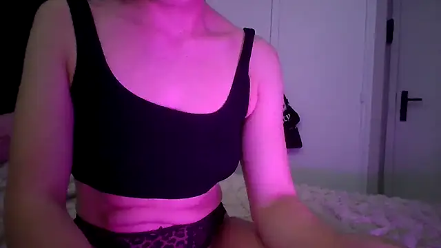 avajade stripchat live cam model